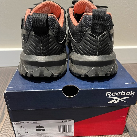❌SOLD❌ Reebok - Ridgeride 6 GTX - gently worn. - Picture 2 of 5
